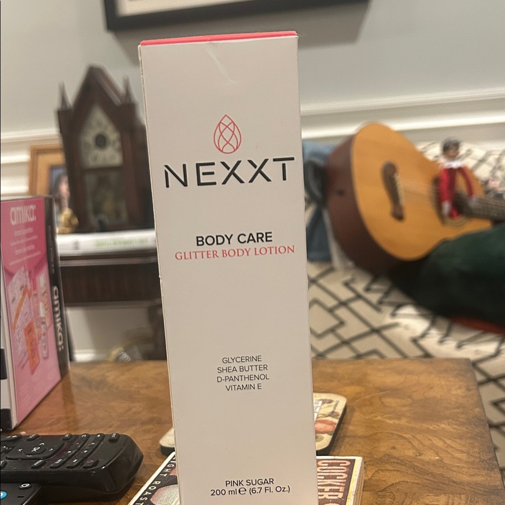 NEXXT Glitter Body Lotion - Pink